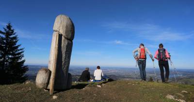 В Германии загадочно исчезла гигантская статуя пениса: полиция начала расследование