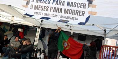«Здесь все умирает». В Португалии рестораторы объявили голодовку из-за жестких карантинных мер — фото