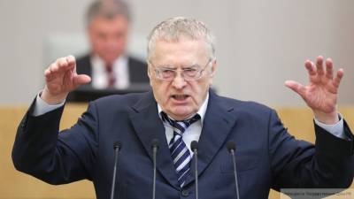Жириновский назвал положительные и отрицательные стороны чипирования