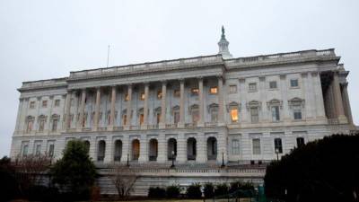 Законодатели разработали двухпартийный пакет экономической помощи на $908 млрд