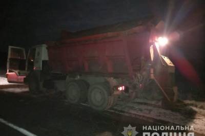 Просто лежал на дороге: Во Львовской области под колесами снегоуборочной техники погиб мужчина