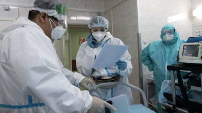 Врач прокомментировал ситуацию с пандемией коронавируса в России