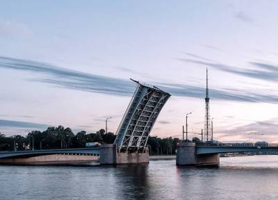 В ночь на 2 декабря в Петербурге снова разведут мосты