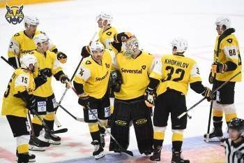 Хоккейная команда «Северсталь» уступила победу «Локомотиву»