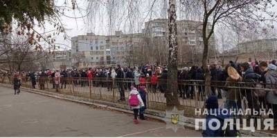 Эвакуировали 400 человек. Во Львовской области школьник распылил газовый баллончик на уроке