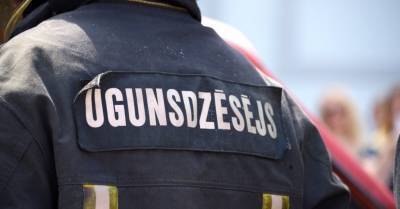 В центре Риги сгорел грузовик, полиция подозревает поджог