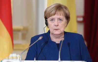 Меркель выступила за жесткий локдаун в Германии на Рождество