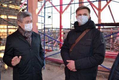 Ильдар Гилязов обсудил с подрядчиком ремонт крыши школы №7
