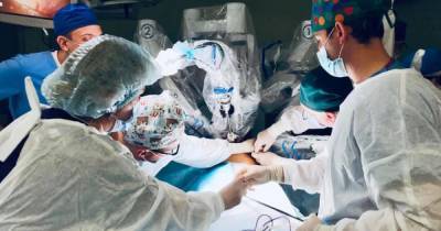 "Новая реальность": во Львове робот-хирург выполнил свою первую операцию