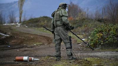 Российские саперы обезвредили шесть боеприпасов в Степанакерте