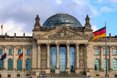 Депутат Бундестага назвал выстрелом в колено санкции Германии против России