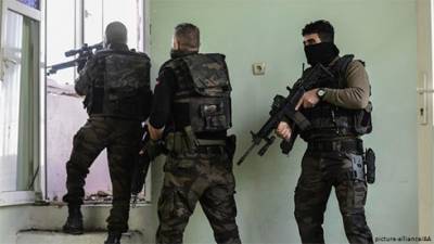 В Турции задержано почти 200 подозреваемых в причастности к путчу - bin.ua - Турция - Измир