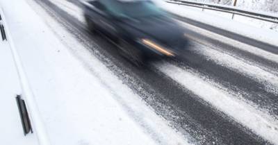 LVC предупреждает об обледенении дорог под Елгавой и на Лиепайском шоссе