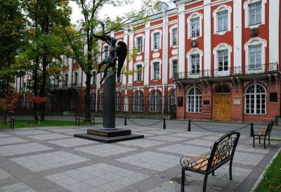 СПбГУ вошел в топ-100 лучших университетов мира Round University Ranking