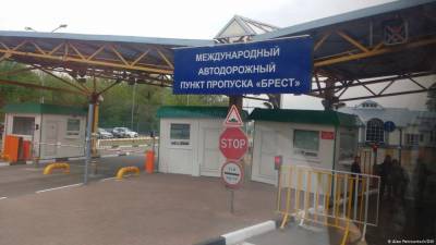 Беларусь закрывает наземную границу на выезд: кому разрешат покинуть страну