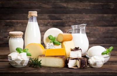 Торговое сальдо молочных продуктов все больше уходит в минус