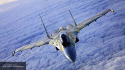 Военный эксперт назвал два преимущества Су-35 перед французским Rafale