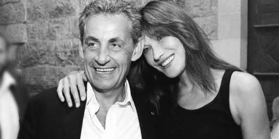 В Instagram. Карла Бруни опубликовала фото из суда, поддержав супруга Николя Саркози