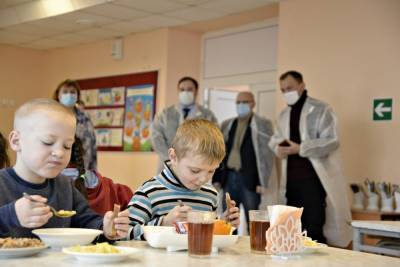 В Рассказовском районе проверили, как младшеклассники питаются в школах
