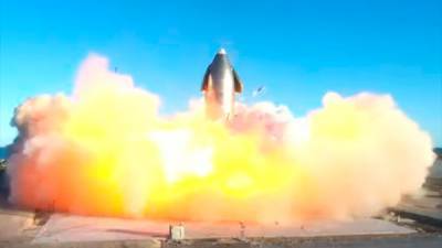 Высотный испытательный полет космического корабля SpaceX Starship SN8 закончился взрывом. Но Илон Маск все равно доволен