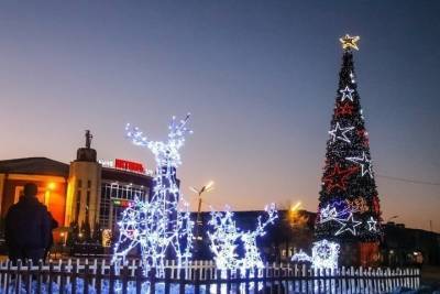 К Новому году Мичуринск украшают ёлками и световыми композициями
