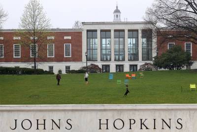 Университет Джонса Хопкинса выяснил, что его основатель владел рабами. Его считали одним из первых аболиционистов