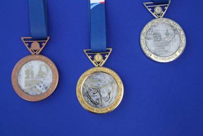 Медали чемпионата России по фигурному катанию в Челябинске инкрустировали «каменным льдом»