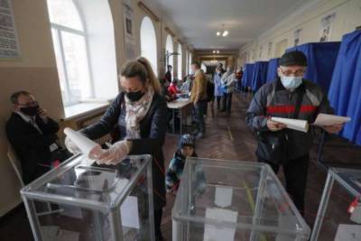На местных выборах 67 кандидатов стали депутатами с результатом 0 голосов, - "ЧЕСНО"