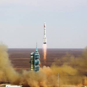 В Китае для наблюдения за гравитационными волнами запустили два спутника - reporter-ua.com - Китай