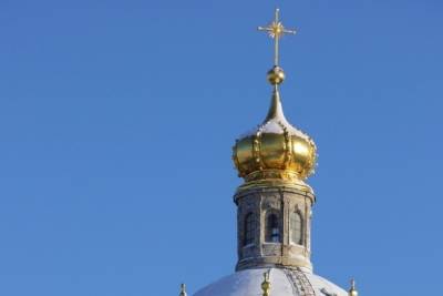 Власти Петербурга отказались проверять церкви вслед за барами