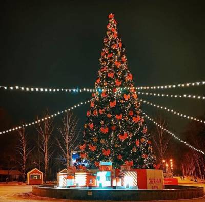 В парке Маяковского в Екатеринбурге открывается новогодняя ярмарка