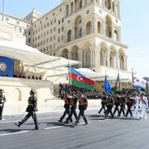 В Баку прошел парад в честь победы в Карабахе. Видео