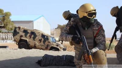 Халифа Хафтар - Военнослужащие и полицейские Ливии устроили массовые рейды в Бенгази - inforeactor.ru - Ливия