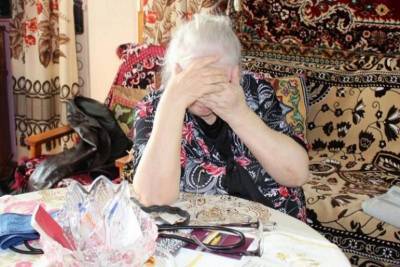 В Смоленске воровки проникли в квартиру пенсионерки, представившись волонтерами