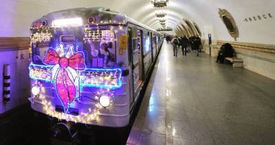 Власти Москвы не будут ограничивать часы работы метро в новогоднюю ночь