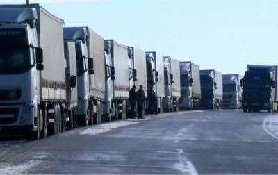 Еще в двух областях ограничили движение грузовиков и автобусов