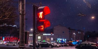 «Ледяной каток» на дорогах. Киев остановился в гигантских пробках из-за непогоды — карта