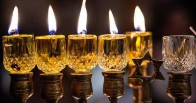 В Израиле зажгли первую свечу в честь праздника Хануки