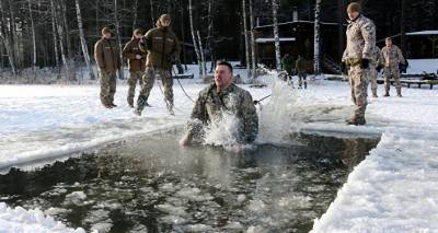 В Терветском крае два человека провалились под лед и утонули