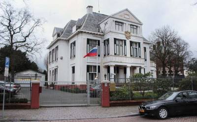 Спецслужбы Нидерландов выявили в посольстве России шпионов из СВР