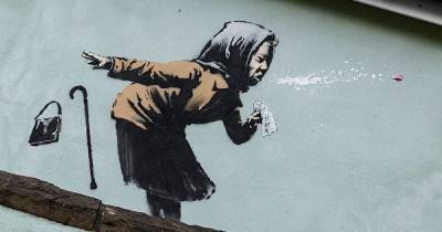 Всемирно известный художник Бэнкси нарисовал новое граффити — женщину, которая чихает