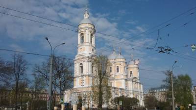 Власти Петербурга не будут проверять храмы: "Это не бары, отношение разное"