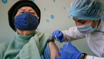 США запретили Украине покупать российскую вакцину и отказались поставлять свою