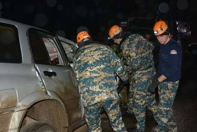 Два человека погибли в ДТП с машиной миротворцев в Карабахе