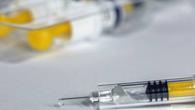 Эксперты FDA разрешили использовать вакцину от коронавируса Pfizer в США