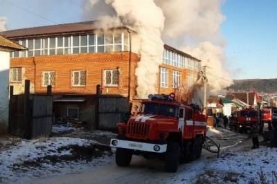 Под Челябинском жертвой крупного пожара в жилом доме стал мужчина
