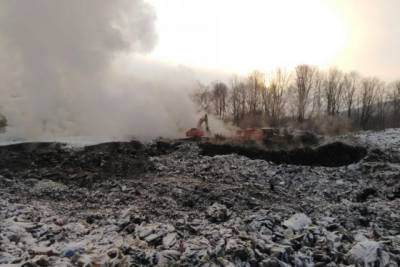 В Хабаровском крае завершается тушение крупного пожара на свалке