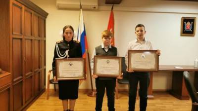 Бастрыкин наградил двух юных петербуржцев, спасших тонущего ребенка