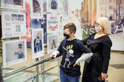 Фотовыставка «Мечтатели» открылась в одном из торговых центров Липецка