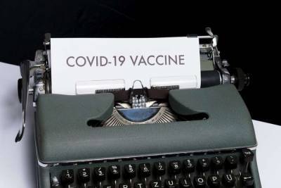 Медики объяснили, как протекает коронавирус у вакцинированных людей